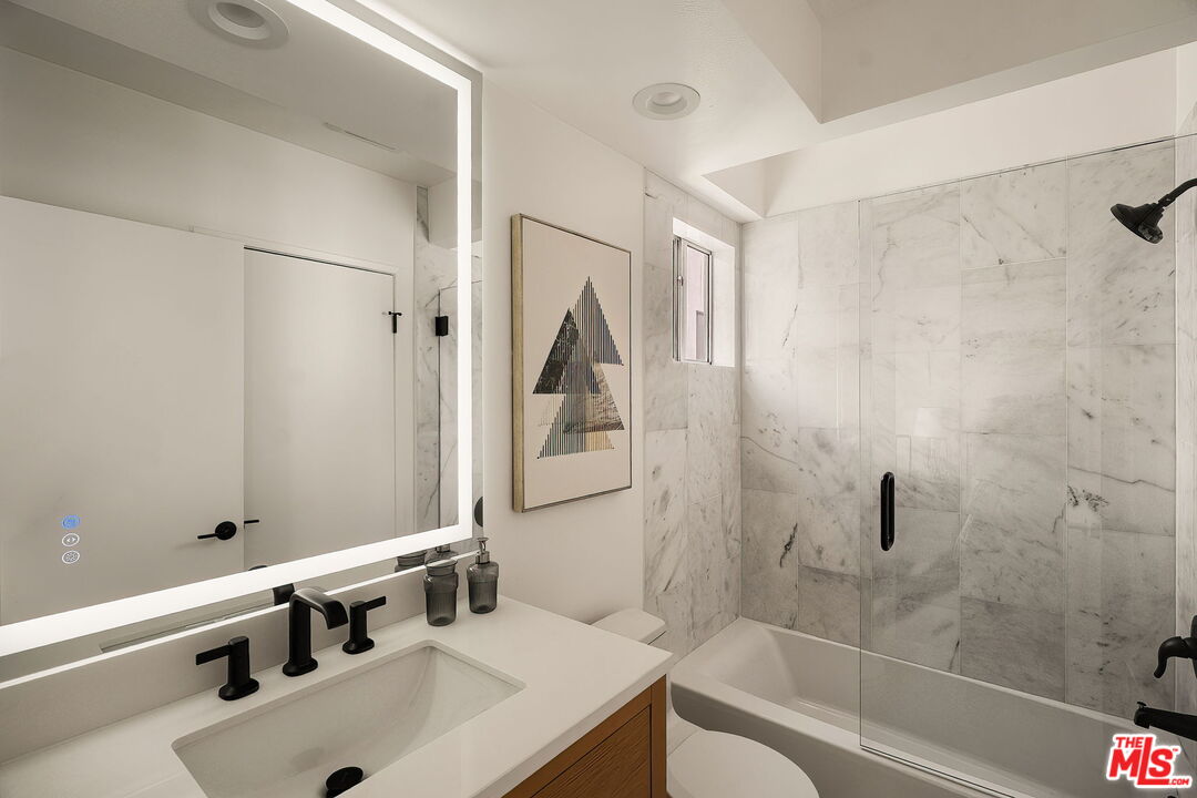 1617 S Beverly Glen Blvd Unit: 404