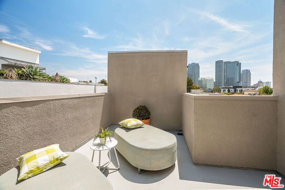 1617 S Beverly Glen Blvd Unit: 404