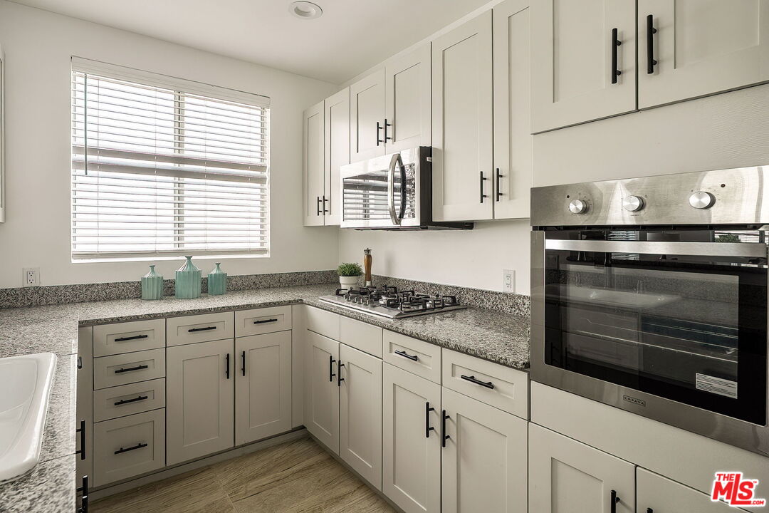 1617 S Beverly Glen Blvd Unit: 404