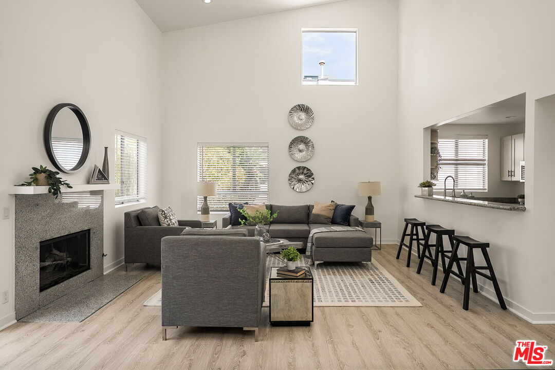 1617 S Beverly Glen Blvd Unit: 404