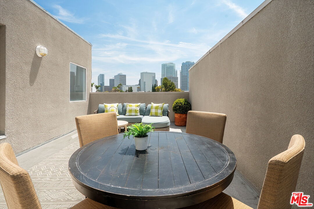 1617 S Beverly Glen Blvd Unit: 404