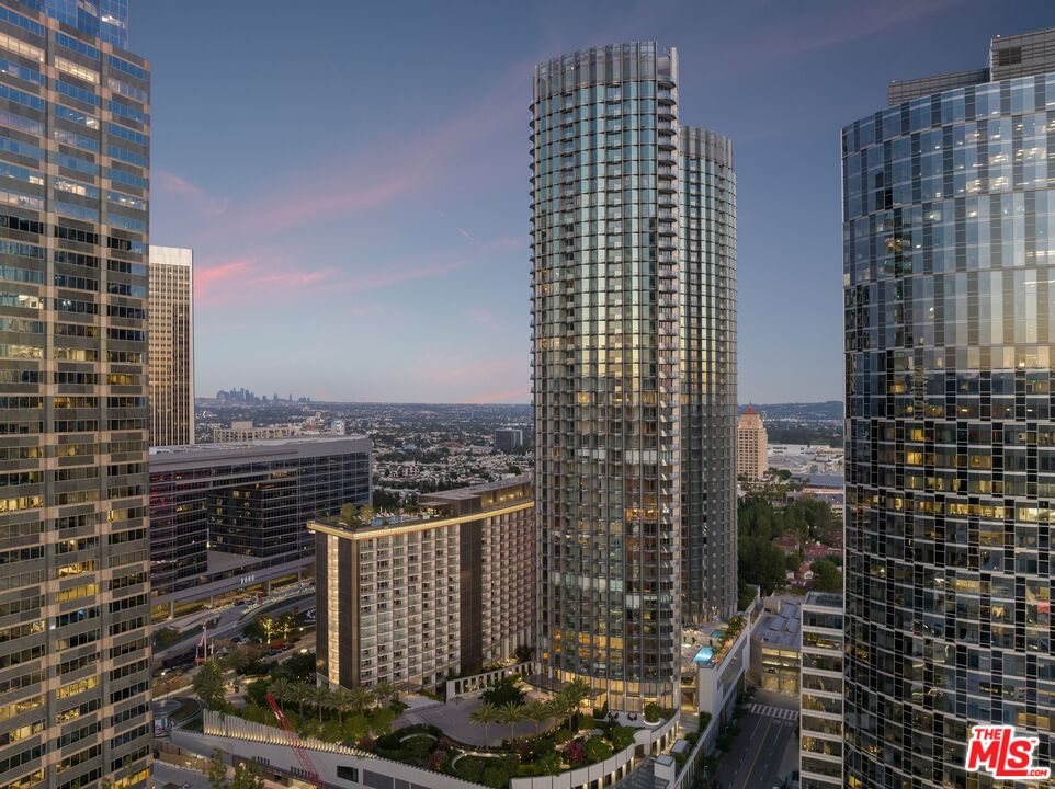 211 W Elm Ct Unit: 17B
