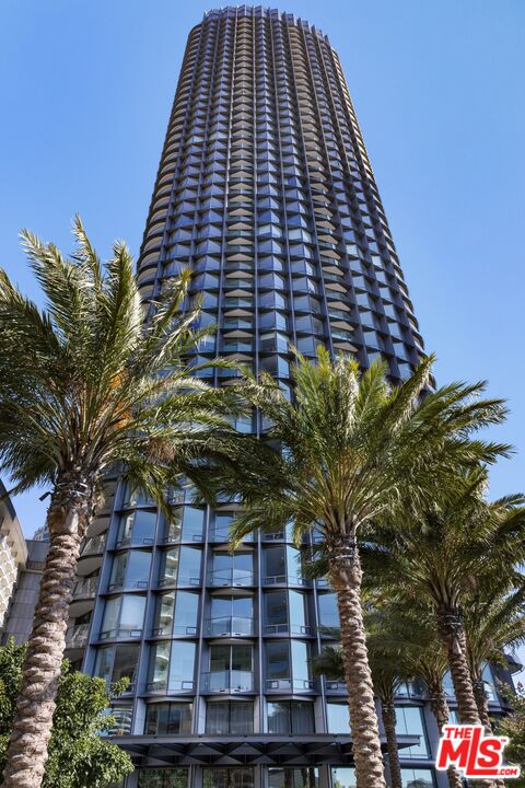 211 W Elm Ct Unit: 17B