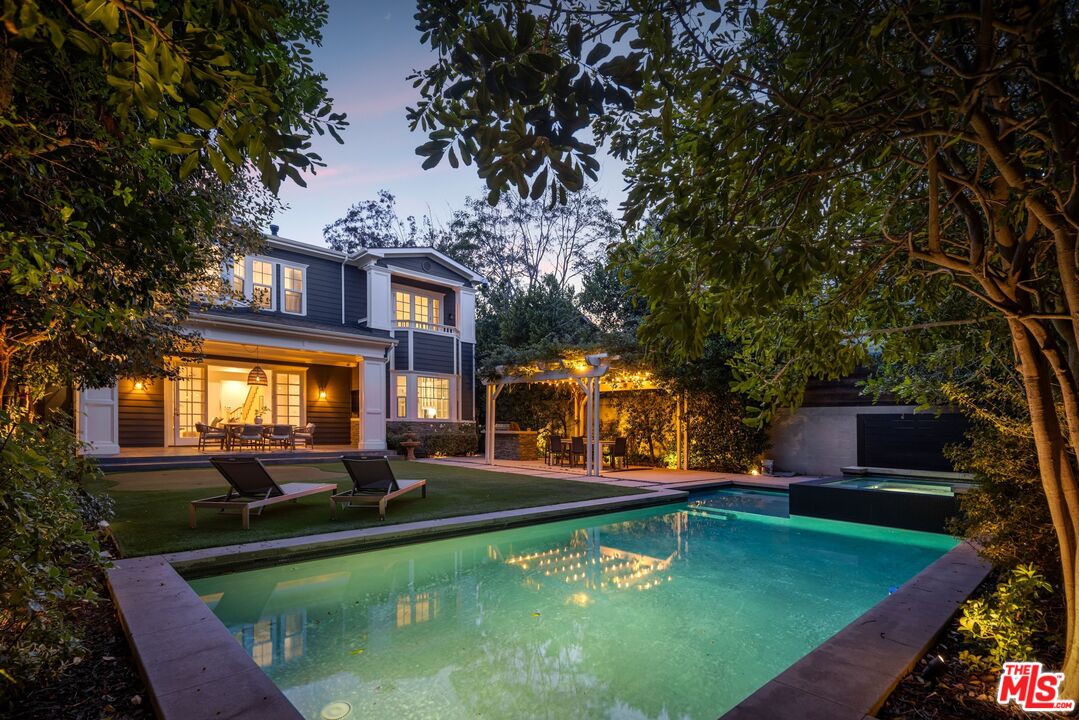 3610 Barry Ave