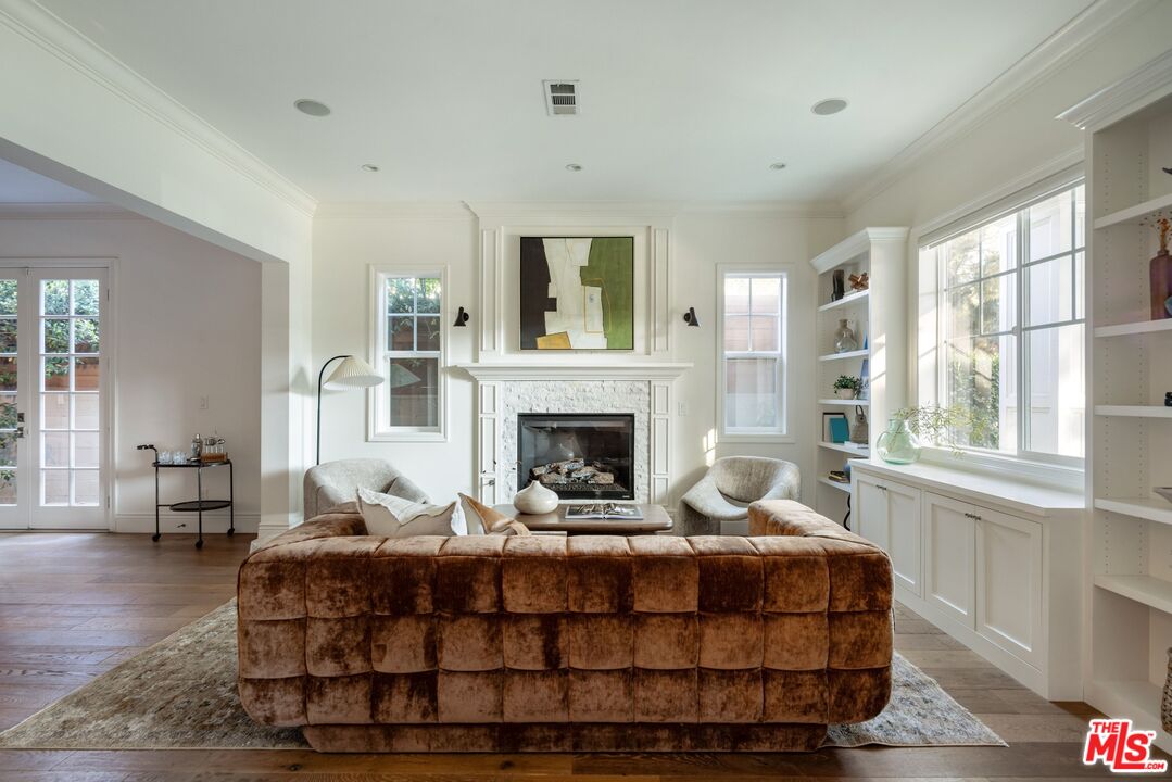 3610 Barry Ave