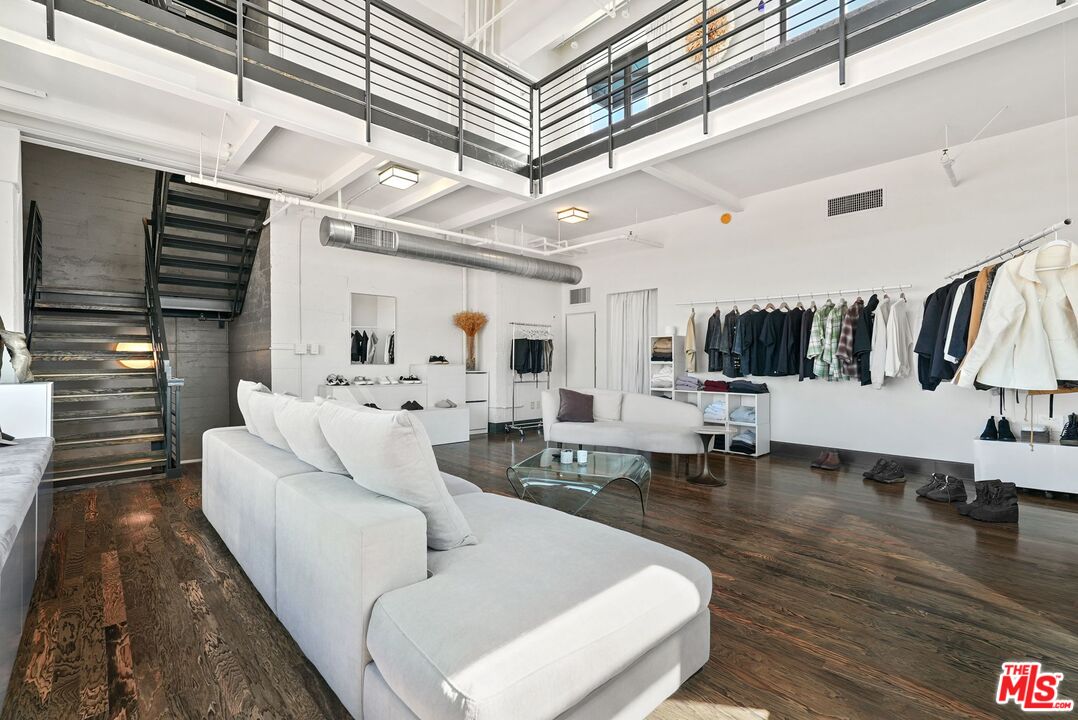 849 S Broadway Unit: 1210