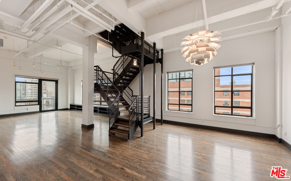 849 S Broadway Unit: 1210