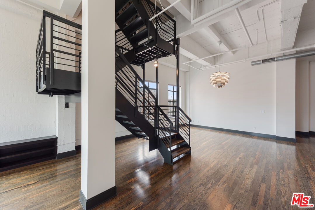849 S Broadway Unit: 1210