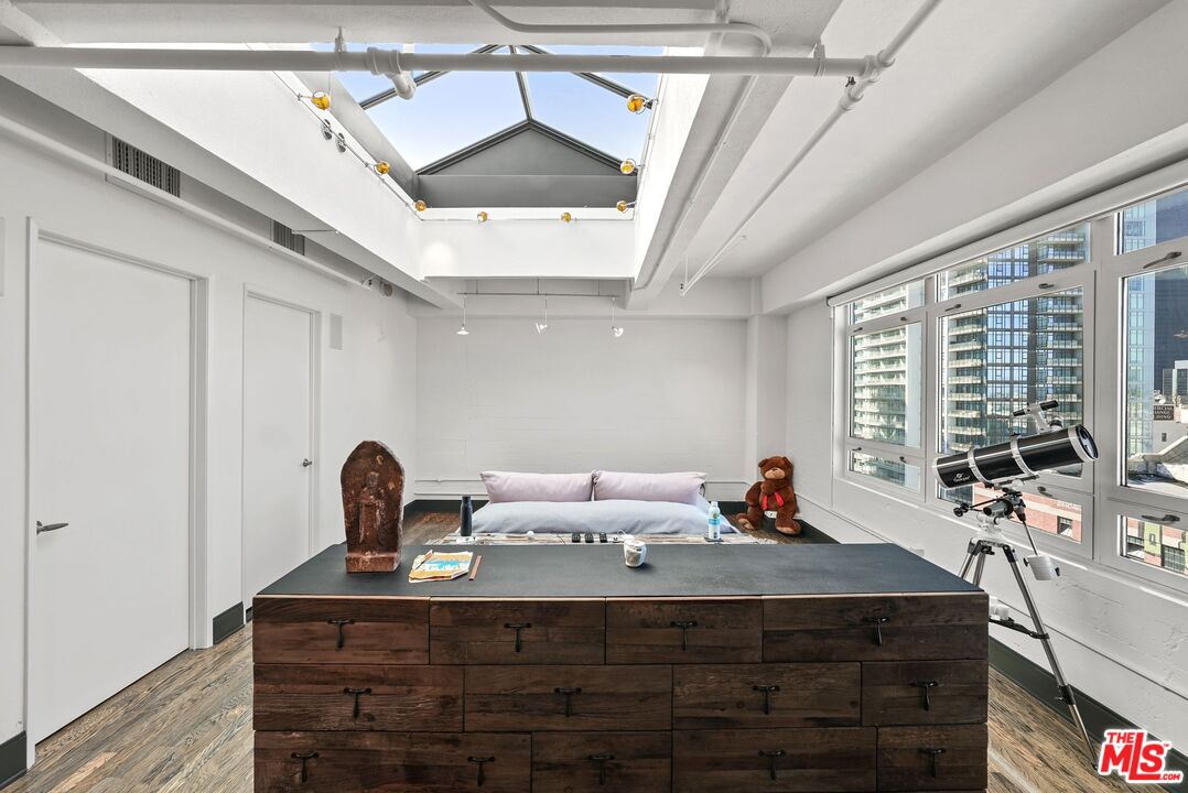 849 S Broadway Unit: 1210