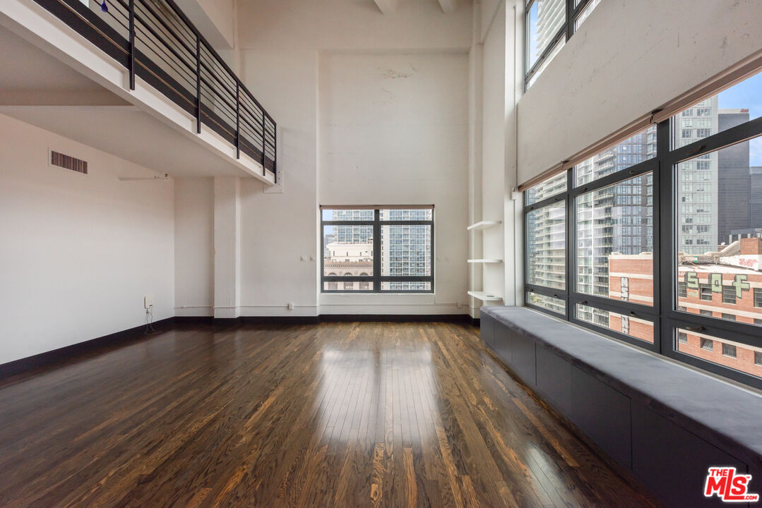 849 S Broadway Unit: 1210