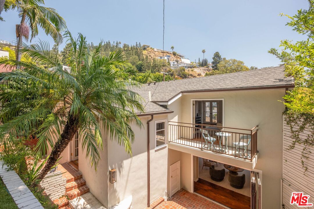 1531 Marmont Ave