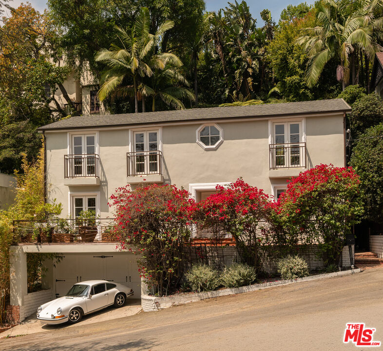 1531 Marmont Ave