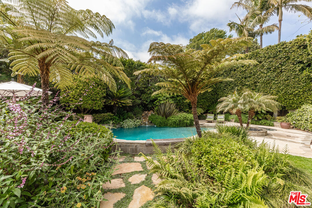 1185 Corsica Dr
