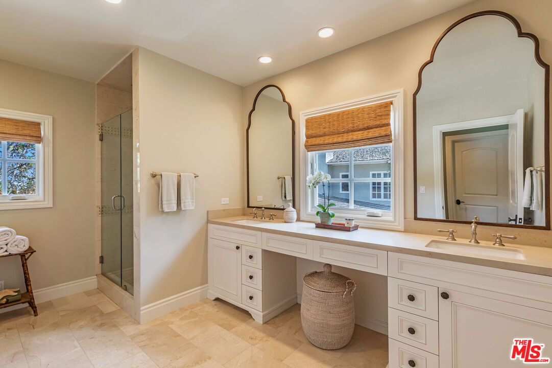 1185 Corsica Dr