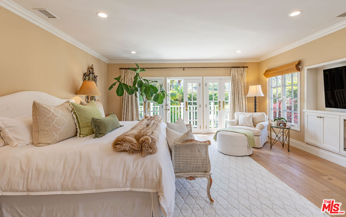 1185 Corsica Dr