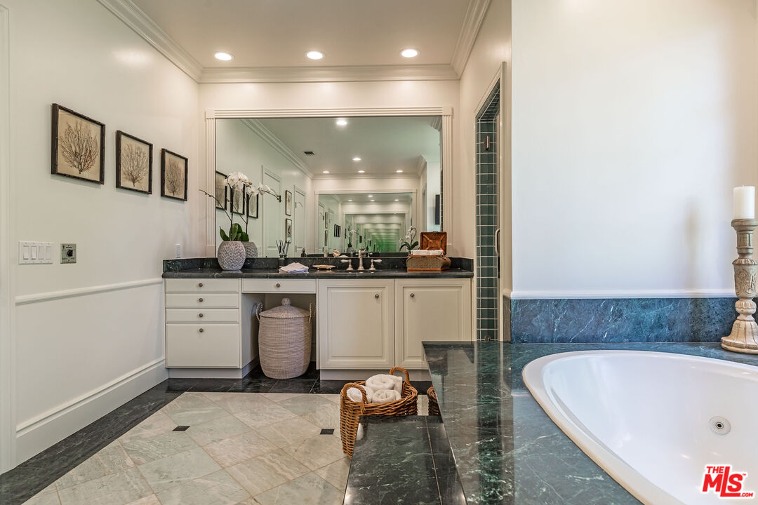 1185 Corsica Dr