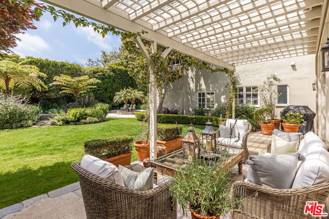 1185 Corsica Dr