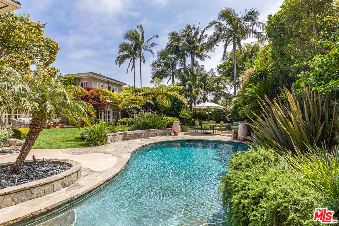 1185 Corsica Dr