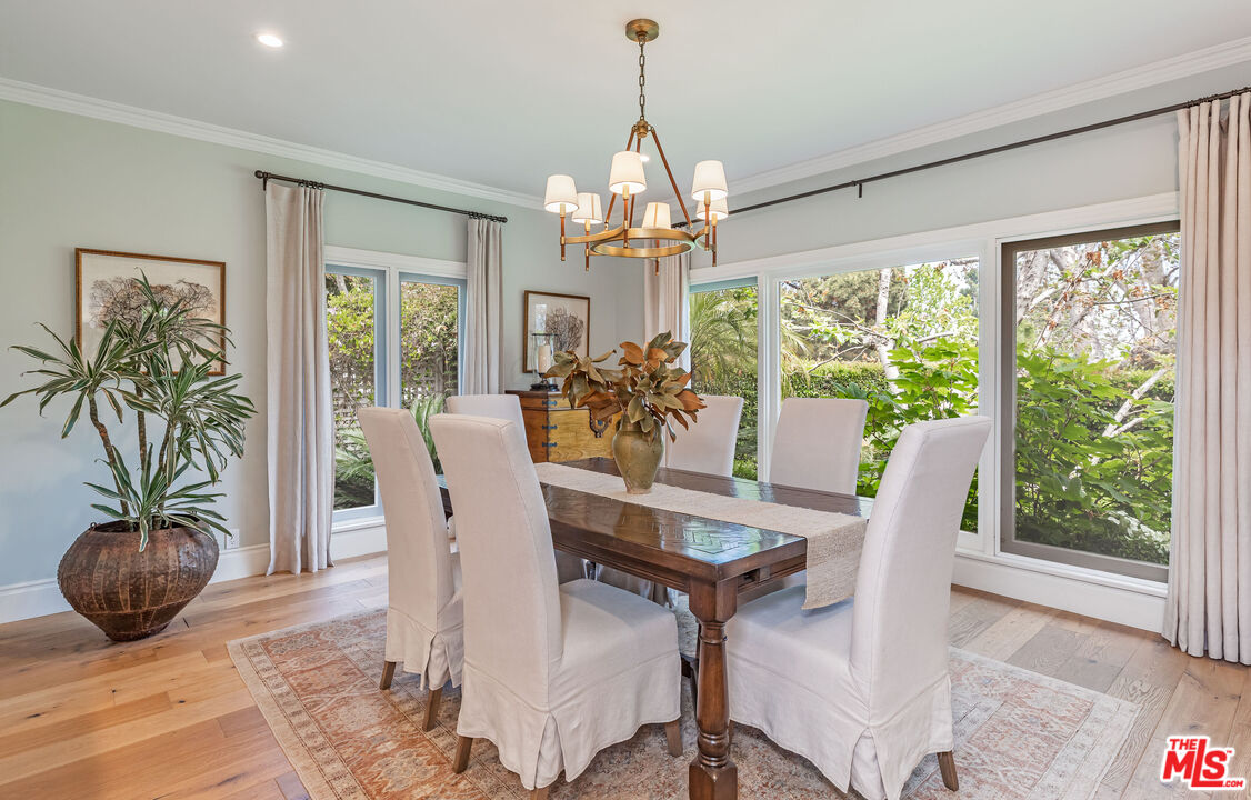 1185 Corsica Dr