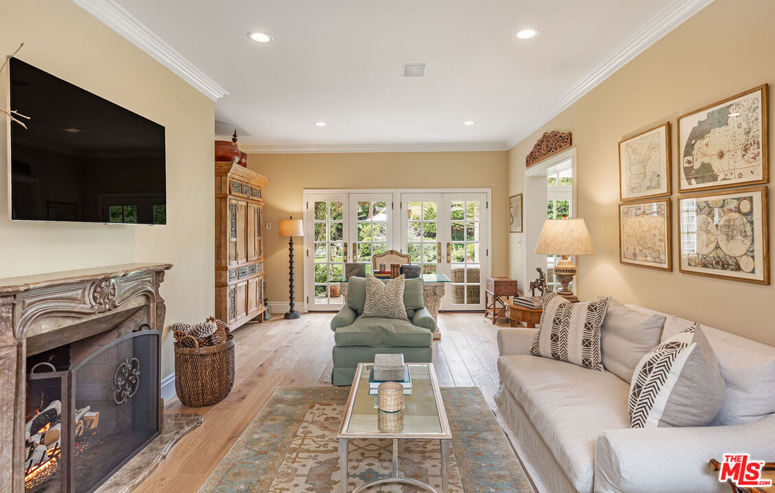 1185 Corsica Dr