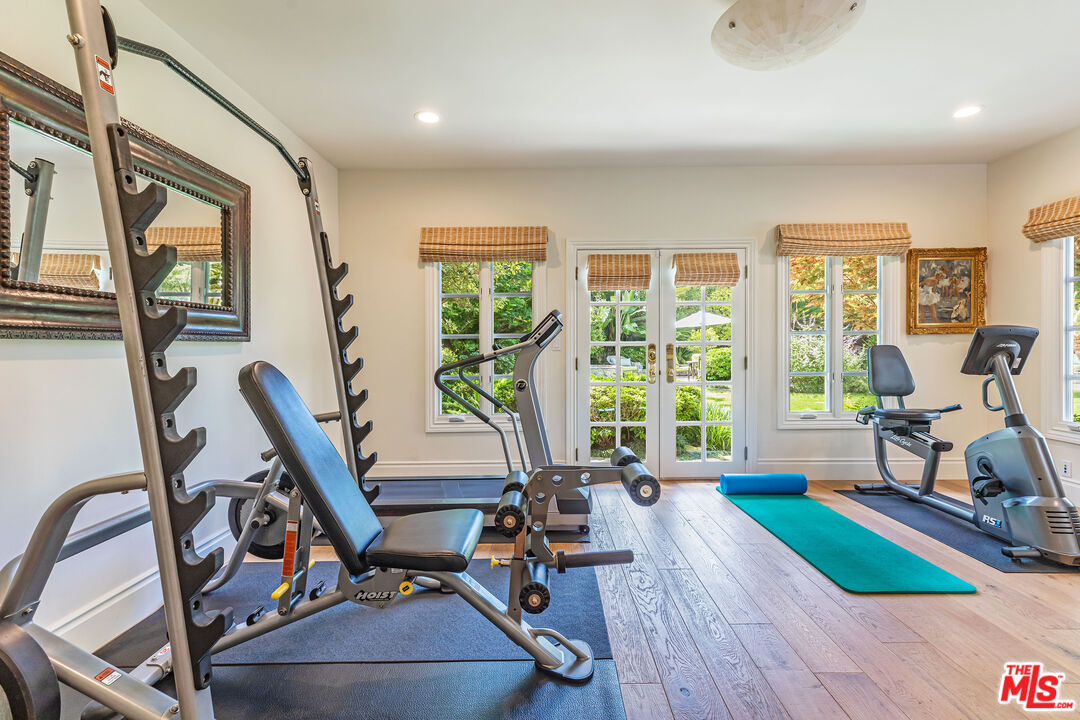 1185 Corsica Dr