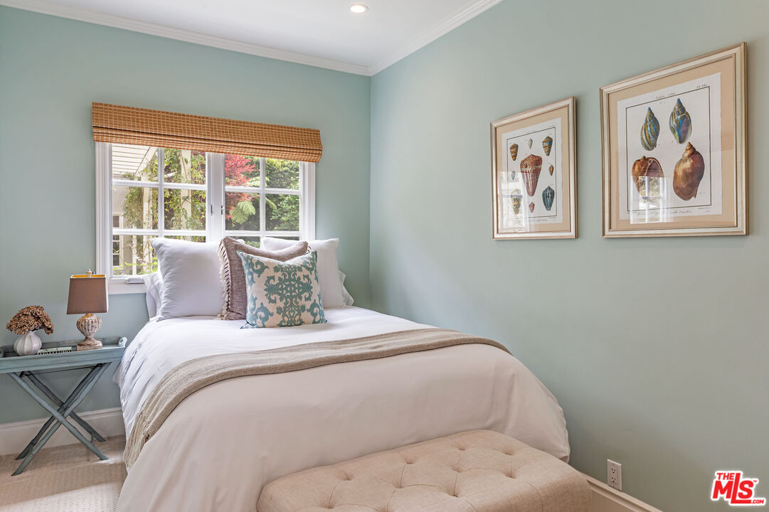 1185 Corsica Dr
