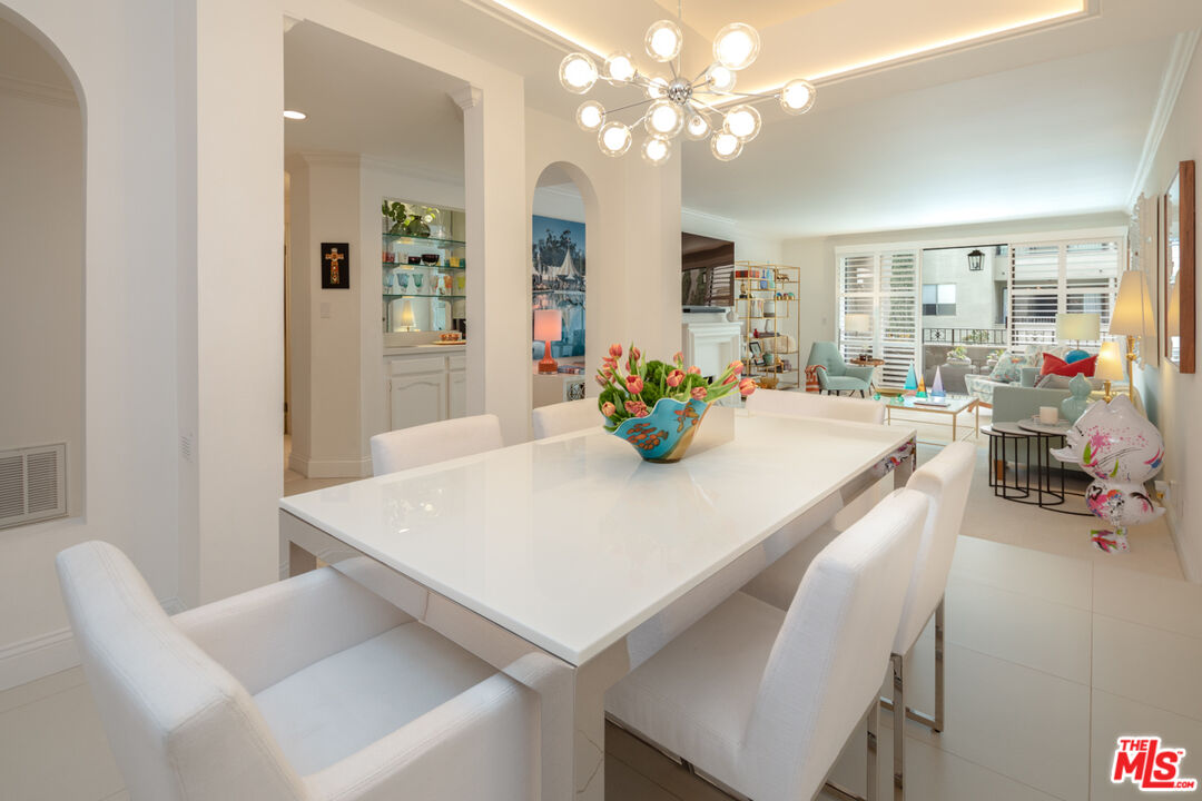 8455 Fountain Ave Unit: 518