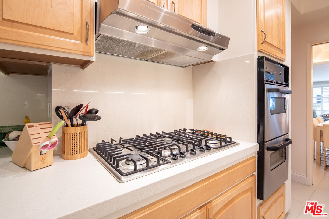 8455 Fountain Ave Unit: 518