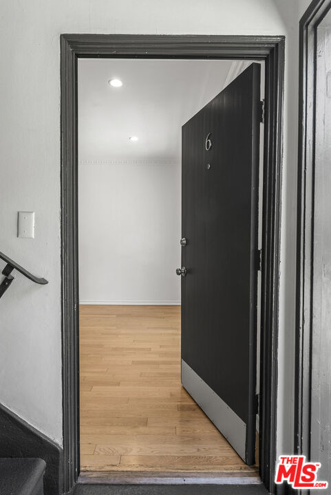 1233 N Harper Ave Unit: 6