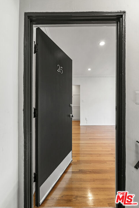 1235 N Harper Ave Unit: 25