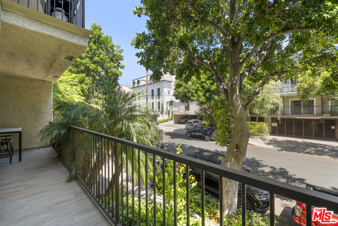 9000 Cynthia St Unit: 207