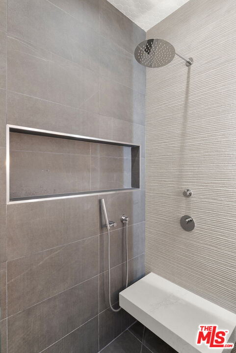 9000 Cynthia St Unit: 207