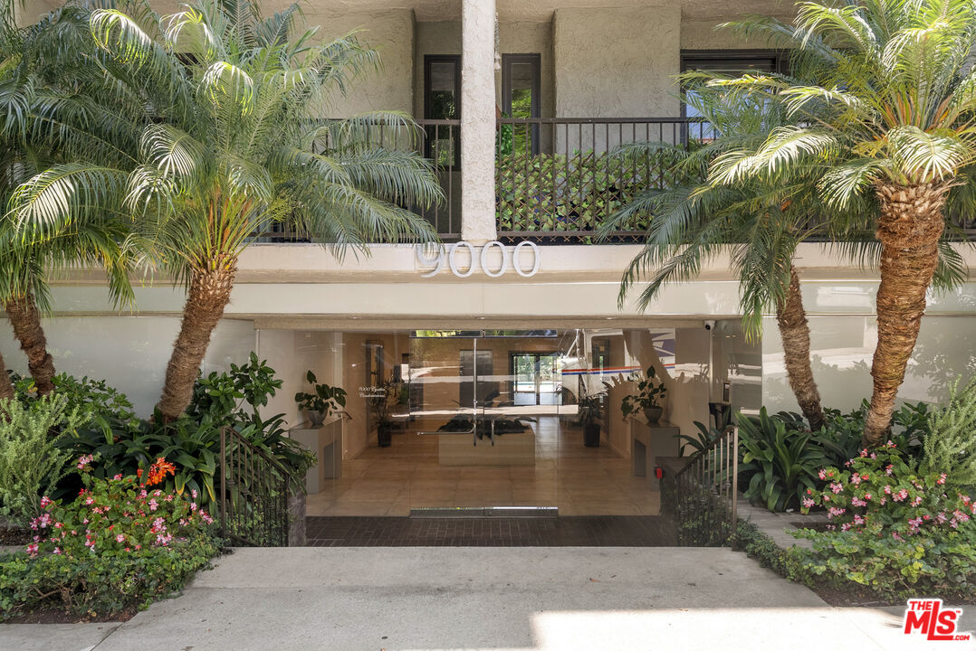 9000 Cynthia St Unit: 207