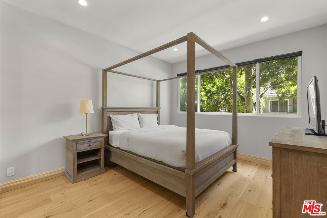 9000 Cynthia St Unit: 207