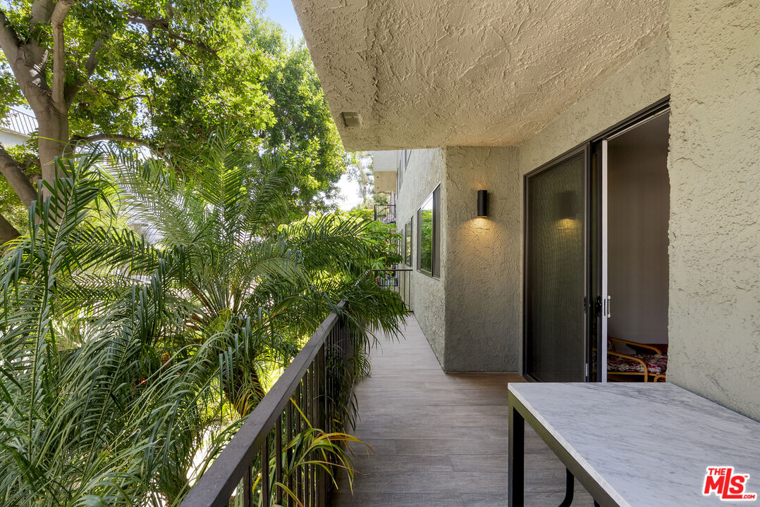 9000 Cynthia St Unit: 207