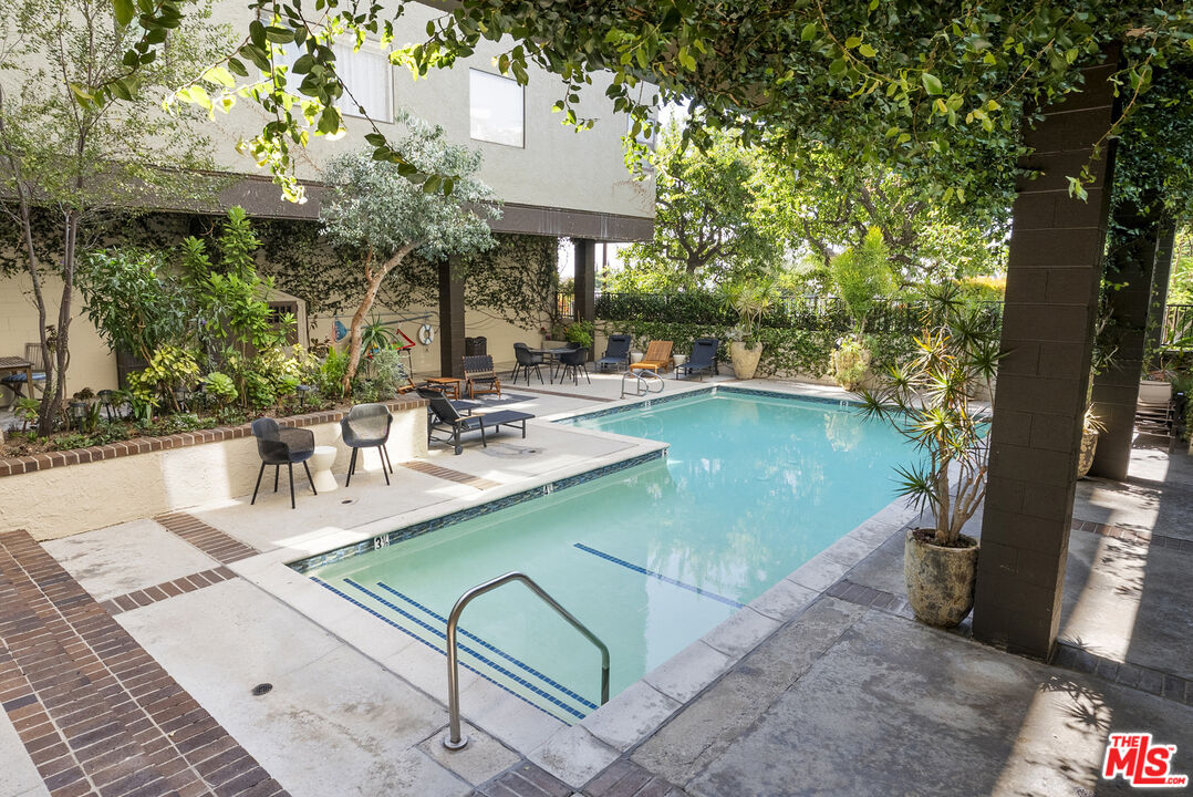 9000 Cynthia St Unit: 207