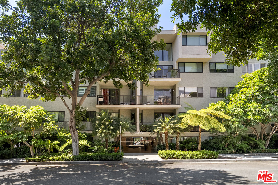9000 Cynthia St Unit: 207