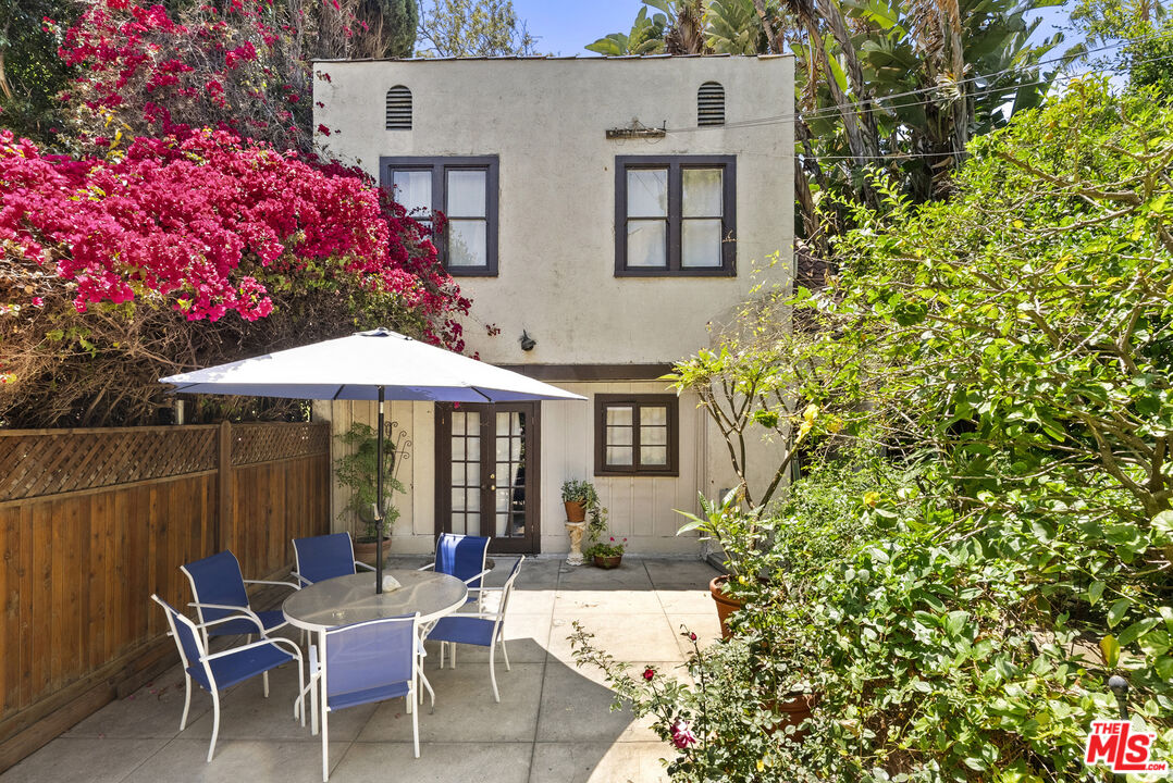 1711 N Curson Ave