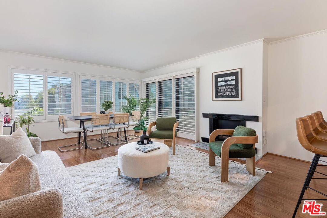 950 N Kings Rd Unit: 254
