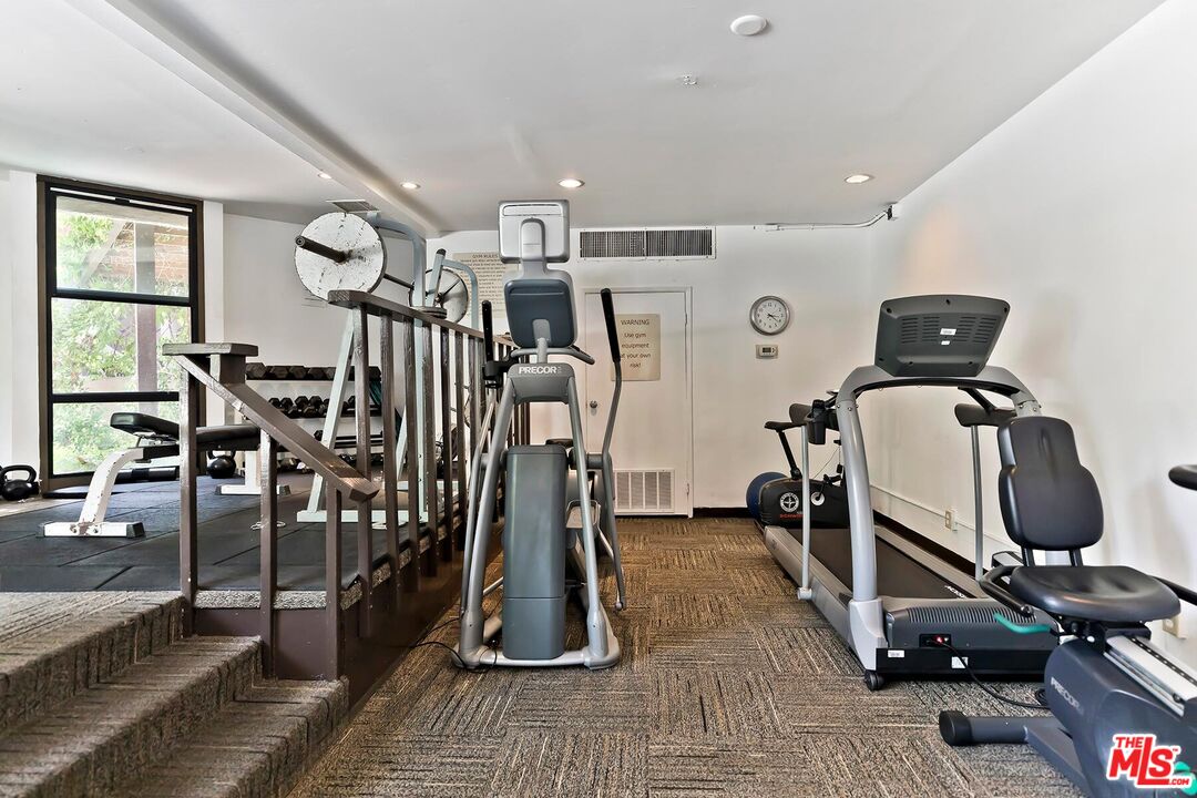 950 N Kings Rd Unit: 254