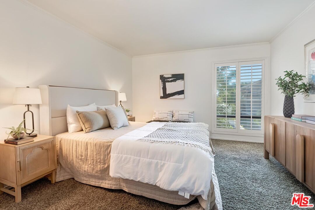 950 N Kings Rd Unit: 254