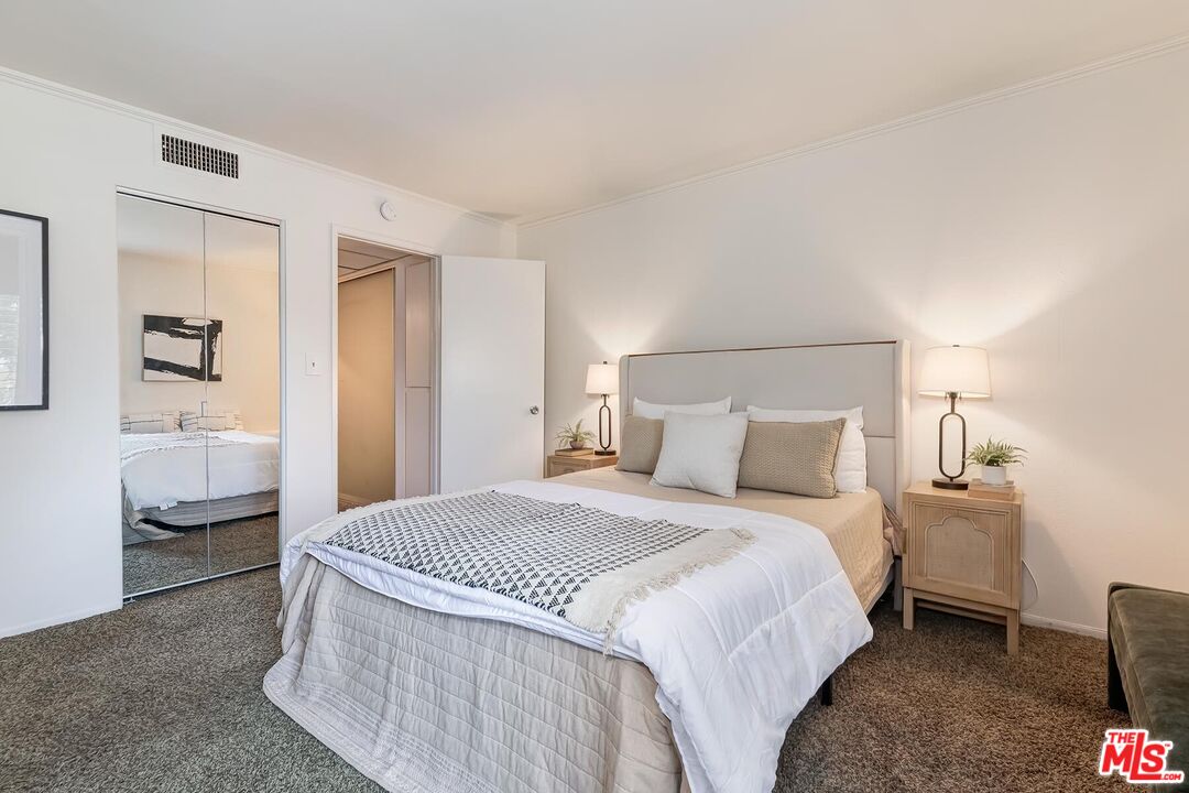950 N Kings Rd Unit: 254