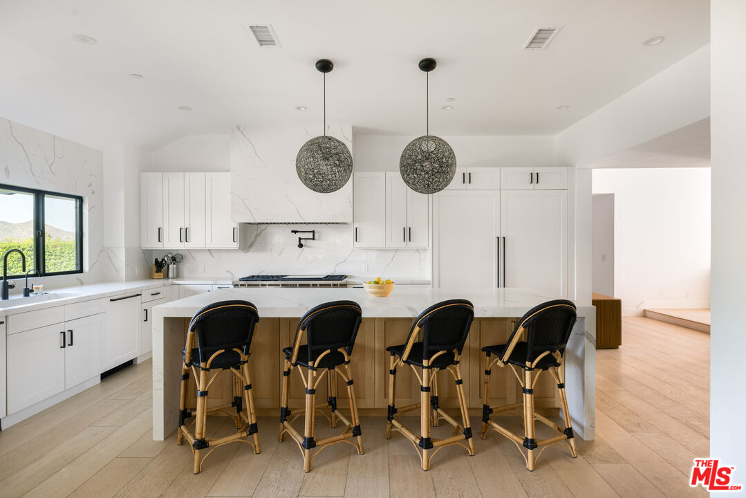 1396 Kingsboro Ct
