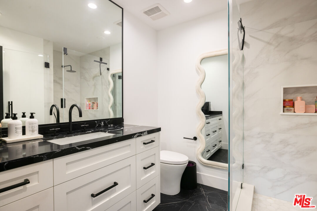 1396 Kingsboro Ct