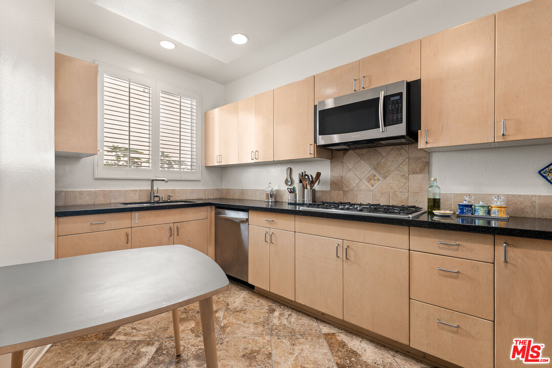 5350 Sepulveda Blvd Unit: 7