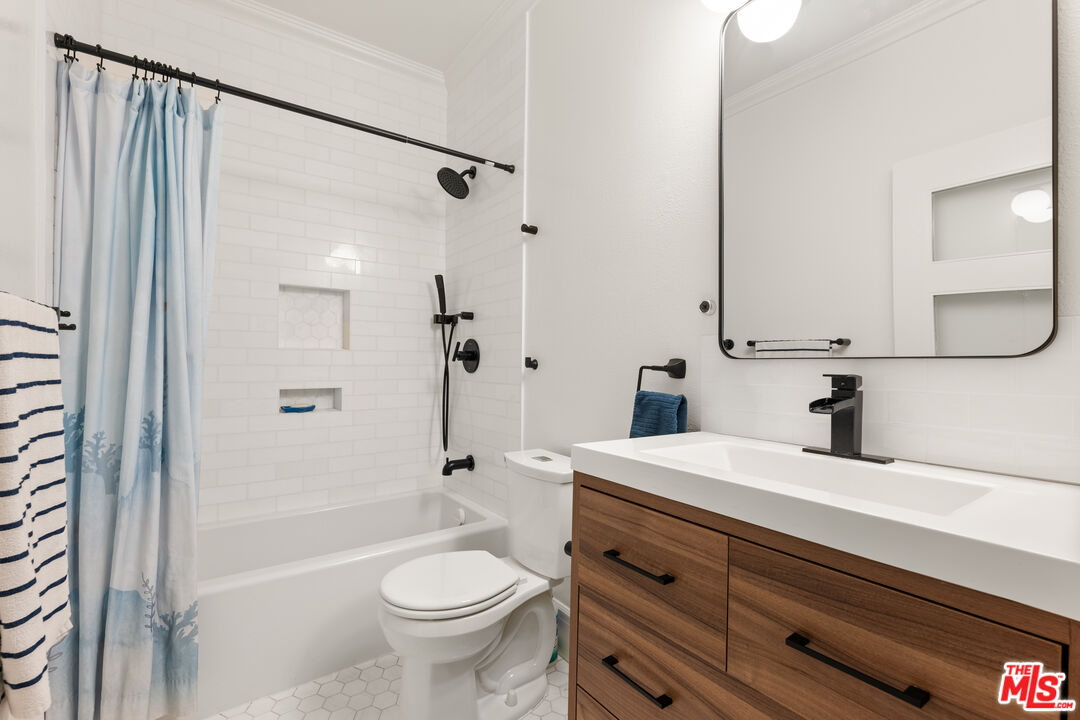 5350 Sepulveda Blvd Unit: 7