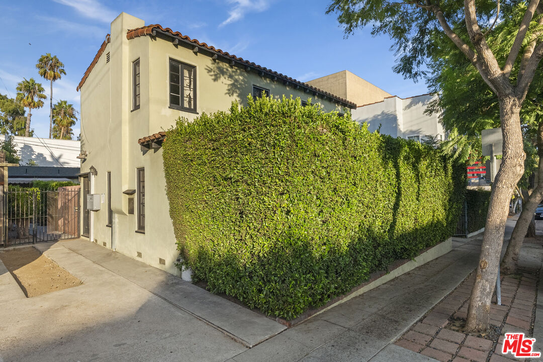 836 Hilldale Ave