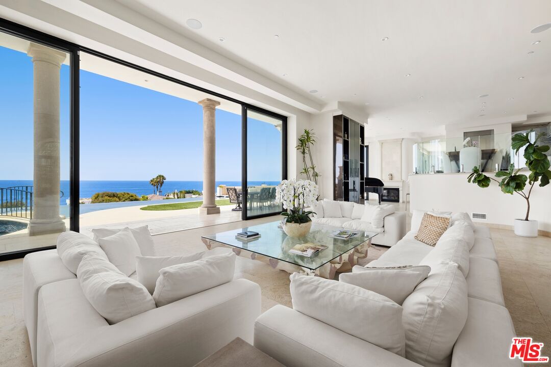 22435 Pacific Coast Hwy