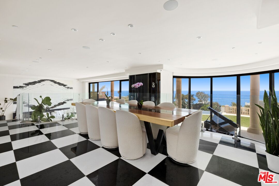 22435 Pacific Coast Hwy