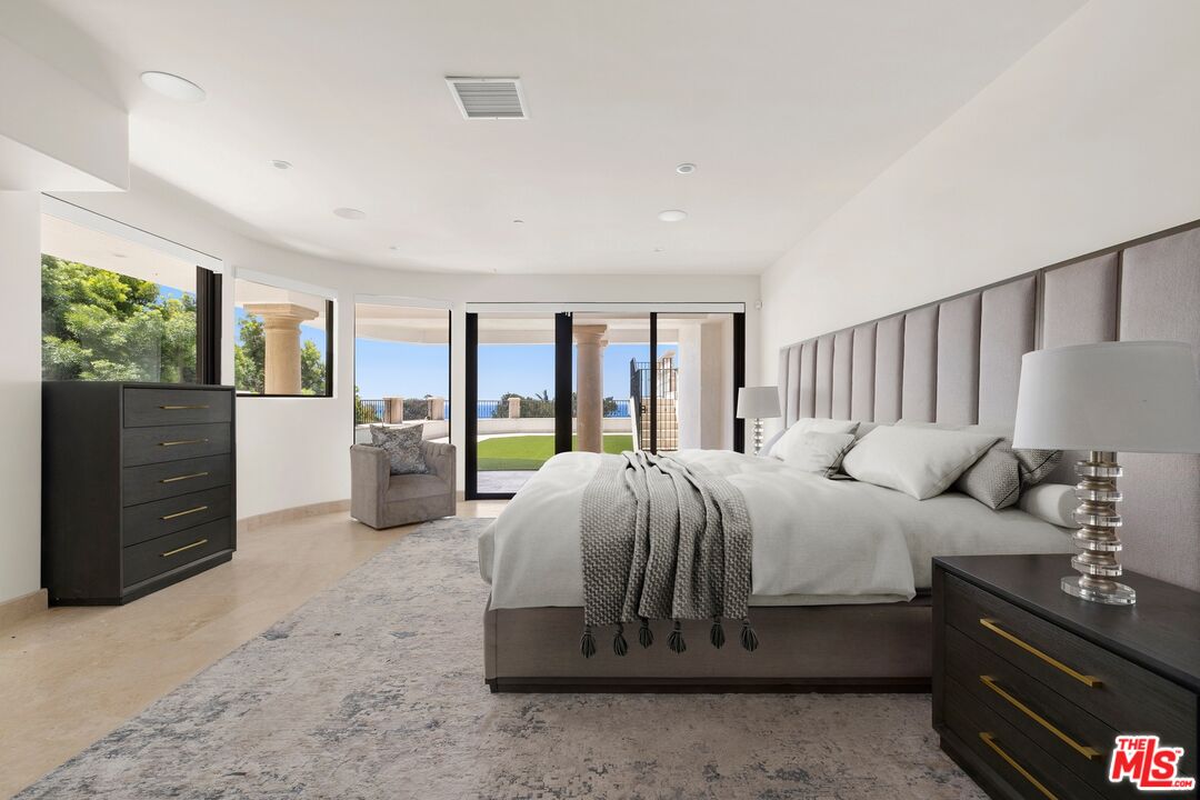 22435 Pacific Coast Hwy